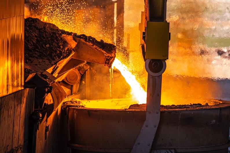Molten steel