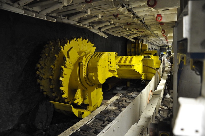 Longwall coal mining equipment
