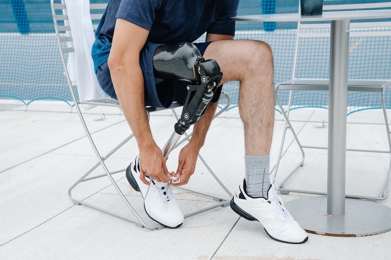 Prosthetic leg